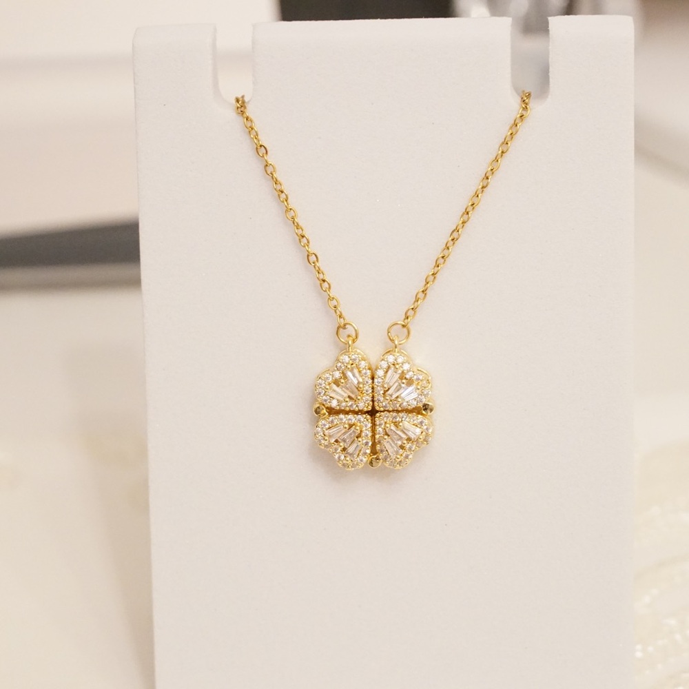 Elegant Gold Clover Pendant Necklace